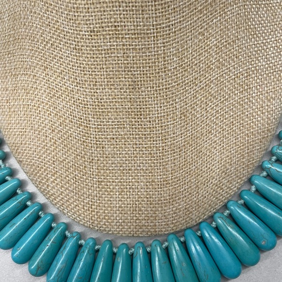 NWOT Stunning Turquoise Necklace - Picture 4 of 4